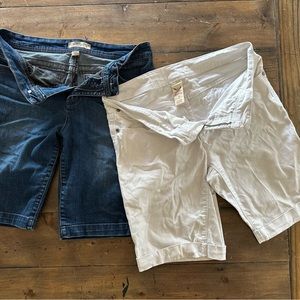 2 pairs woman’s Bermuda shorts, 10